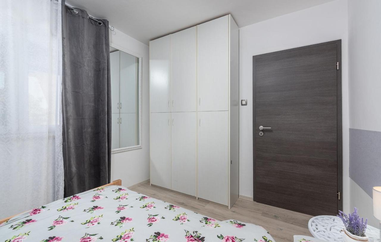 Apartman Sabina, Porec Fuškulin Exteriör bild